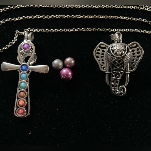 4 pc set plus 6 pearls Ankh Chakra, Lucky Elephant with 2x20” 925 Silver Chains - Picture 5 of 16